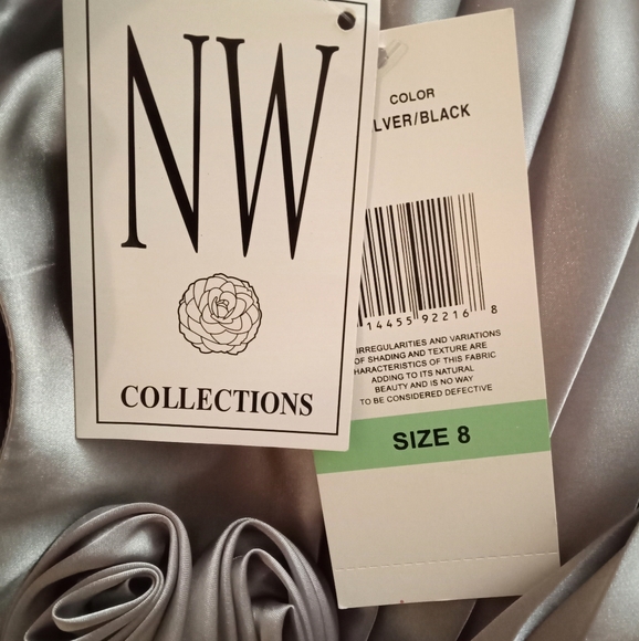 NWT🎁FREE GIFT INCLUDED🎁 Cocktail Dress Roses Stretchable Midi Sleeveless - Picture 14 of 15
